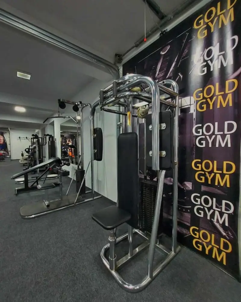 Sprave za vježbanje u teretani Gold Gym